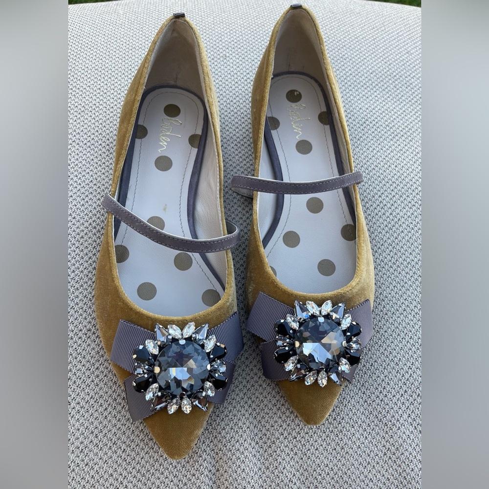 NEW BODEN  Size 37  Mustard Velvet Pointed Toe Flats 6.5 US Gemstone Details